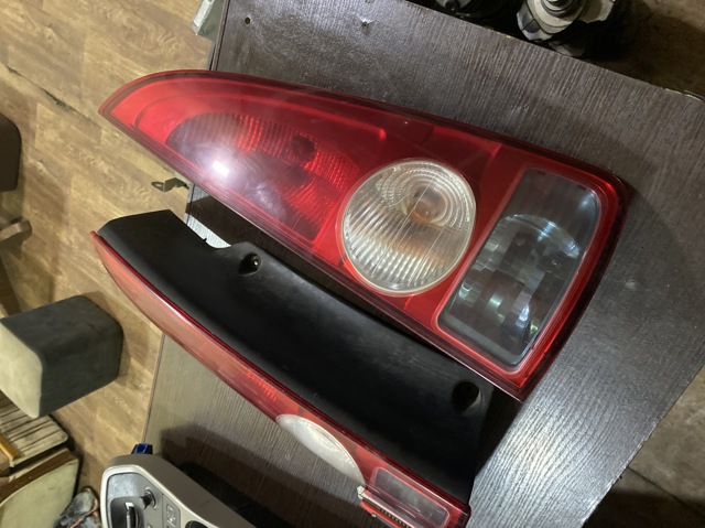Правый стоп-сигнал 8200027152 RENAULT