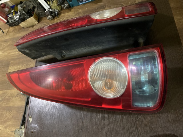 Левый стоп 8200027153 RENAULT