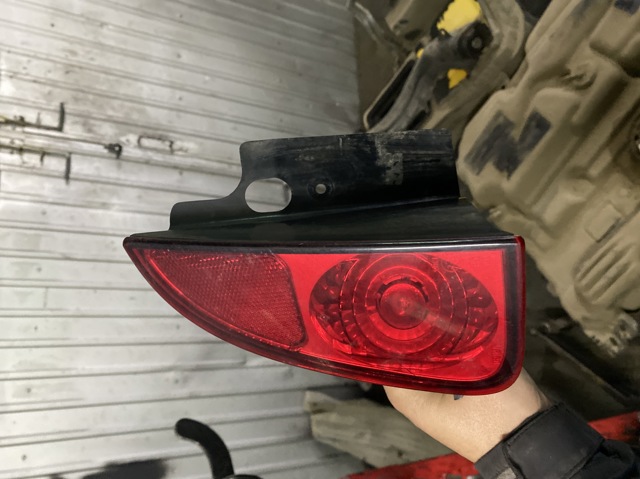 Фонарь заднего бампера, правый 8200027154 RENAULT