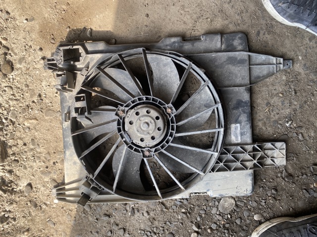 Электровентилятор охлаждения в сборе (мотор+крыльчатка) 8200151465 RENAULT