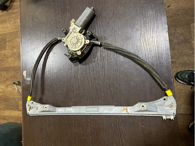Механизм стеклоподъемника передней левой двери 82002098 RENAULT