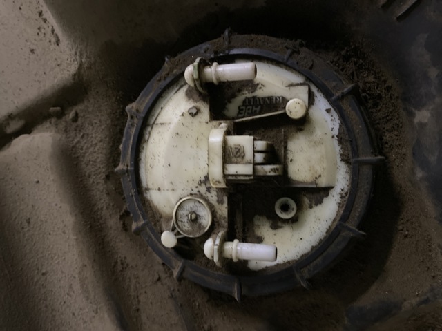 Датчик уровня топлива в б/баке 8200247198 RENAULT