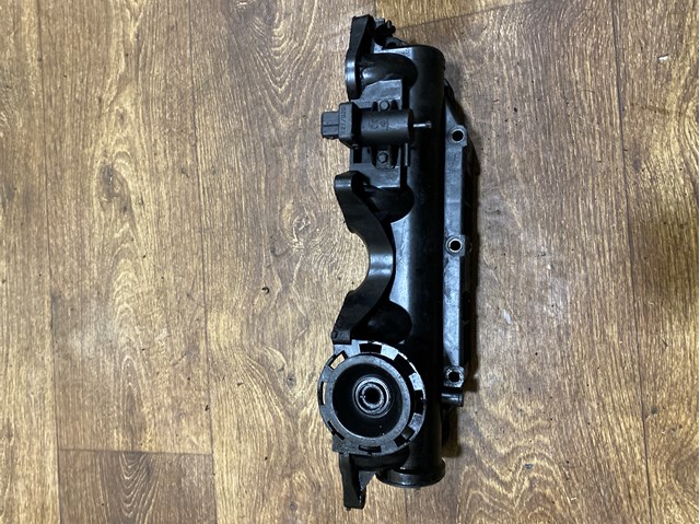 RENAULT 8200273717 Коллектор впускной в наличии Николаев
