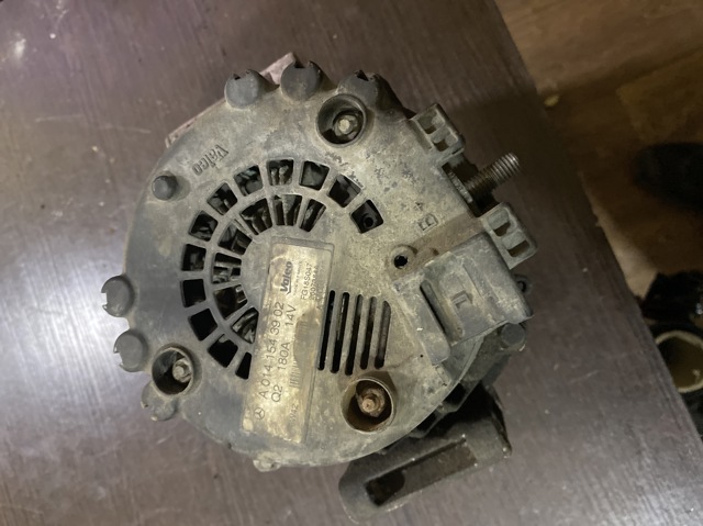 Автомобильный генератор A0141543902 MERCEDES