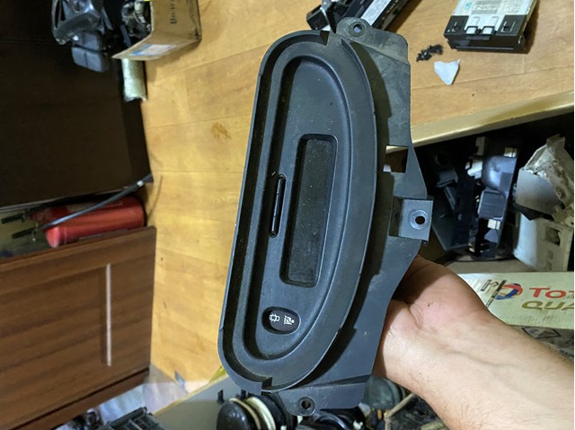 Дисплей бортового компьютера P8200028364 RENAULT