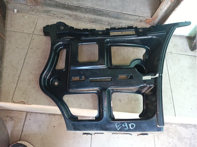 Крепление бамера правое 51127058520 BMW