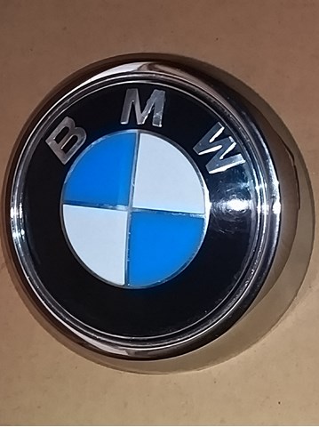 BMW 51147364375 Эмблема крышки багажника в наличии Киев