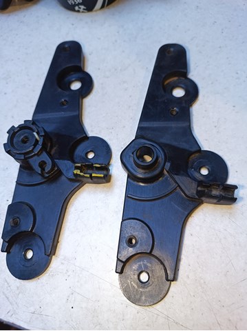 Кронштейн ручки открывания капота 51239150273 BMW