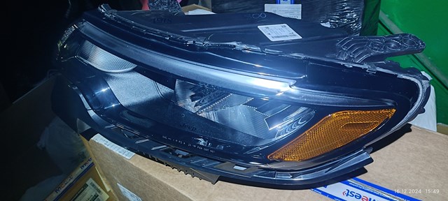 CHRYSLER 68441581AF Фара левая в наличии Ирпень