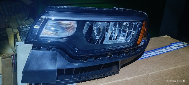 CHRYSLER 68441581AF Левая фара в наличии Кривой Рог
