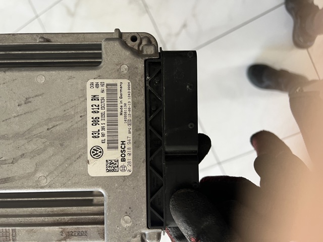 Модуль управления двигателем 03L906012BN VAG