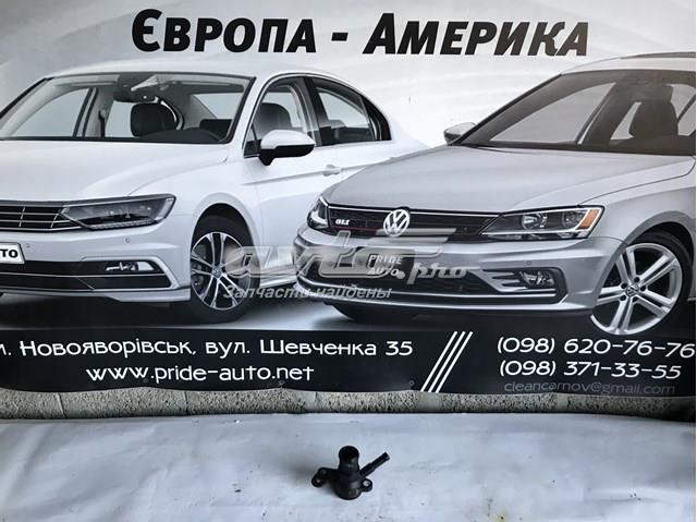 06K121132H VAG Фланец системы охлаждения (тройник) купить в Тернополь