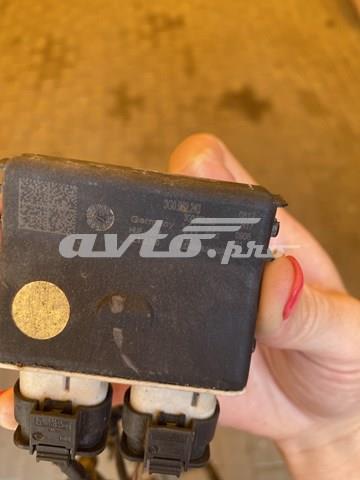 Блок управления открытия крышки багажника 3G0962243 VAG