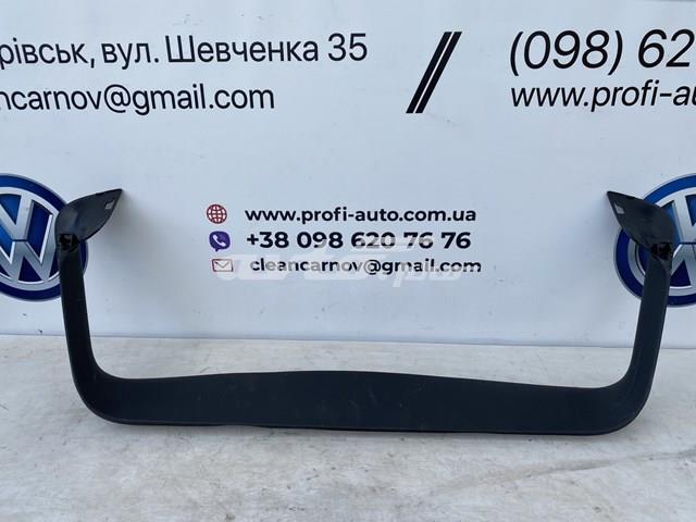 Обшивка-облицовка пятой двери 3G9867603 VAG