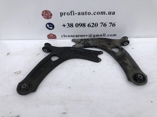 Рычаг передней подвески нижний, правый 3Q0407152AA VAG