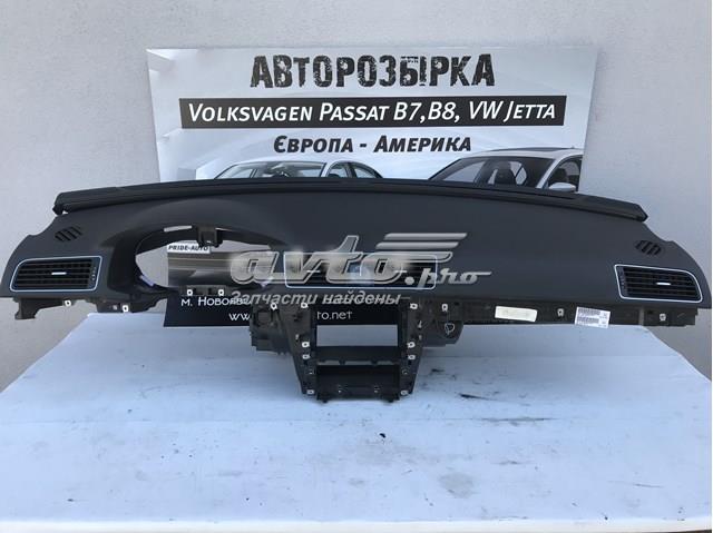 Панель приборная торпеды 561857003L VAG