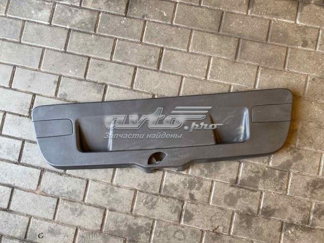 Обшивка-облицовка пятой двери 5C6867605 VAG