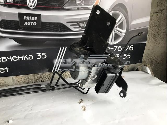 Блок управления АБС  5Q0614517EB VAG