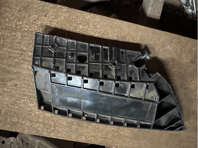 Крепление бампера 620595CA0A NISSAN
