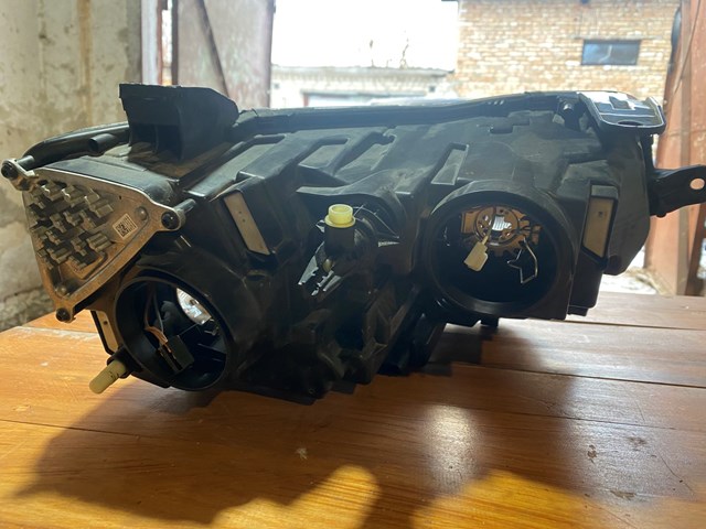 260609367R RENAULT Фара левая купить в Украина