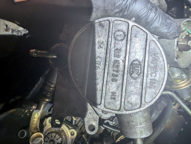 Вакуумный насос 0252738 OPEL