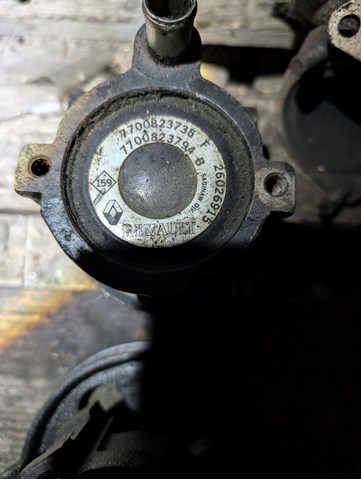 Насос гидроусилителя механизма рулевого управления 7700823794B RENAULT