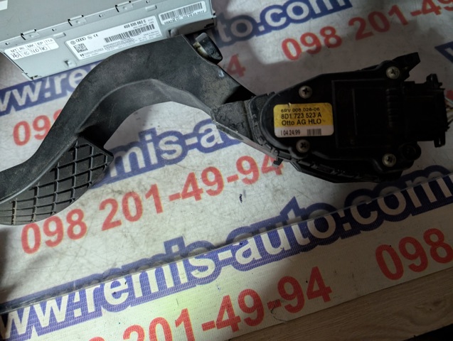 VAG 8D1723523A Педаль газа в наличии Чернигов