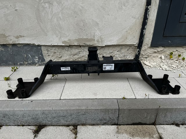4M8803881A VAG купить в Запорожье