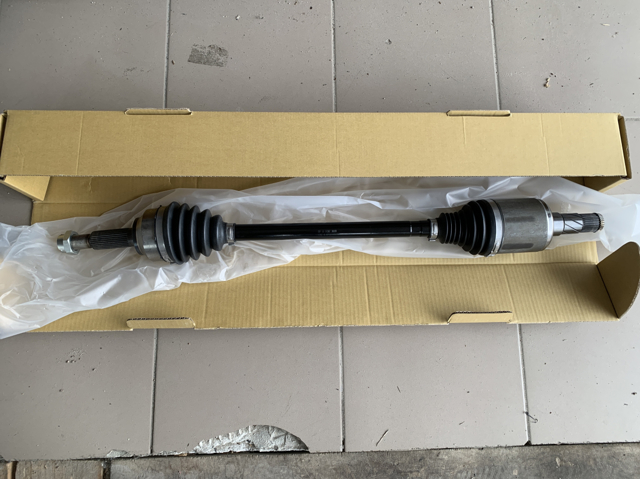 TESLA 142011300B Полуось (привод) передняя левая в наличии Ужгород