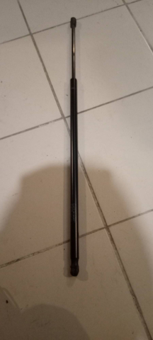 Амортизатор задней двери Tesla Model S