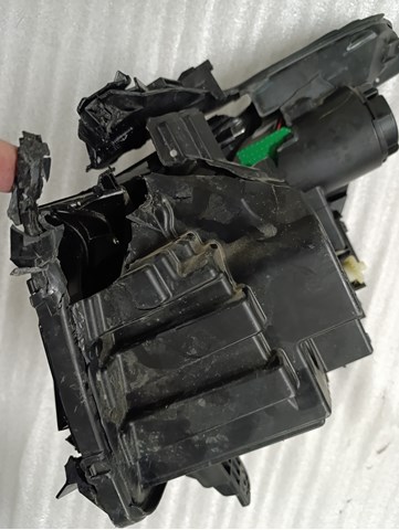 Фара дальнего света в сборе 42788679 GM