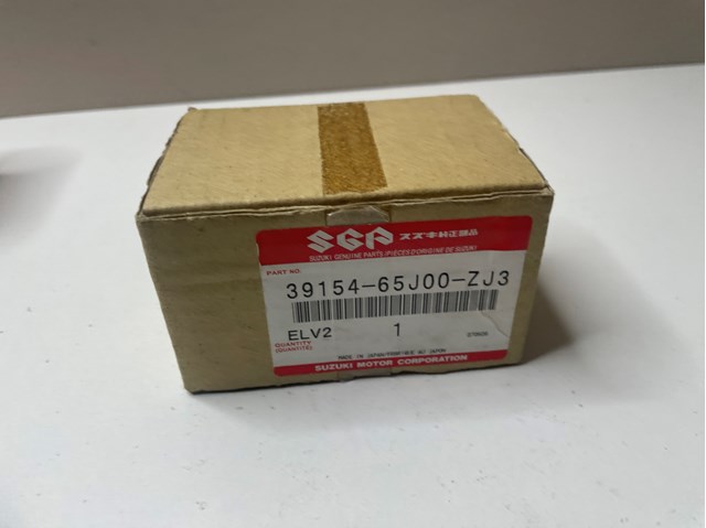 Крышка форсунки омывателя фары передней 3915465J00ZJ3 SUZUKI