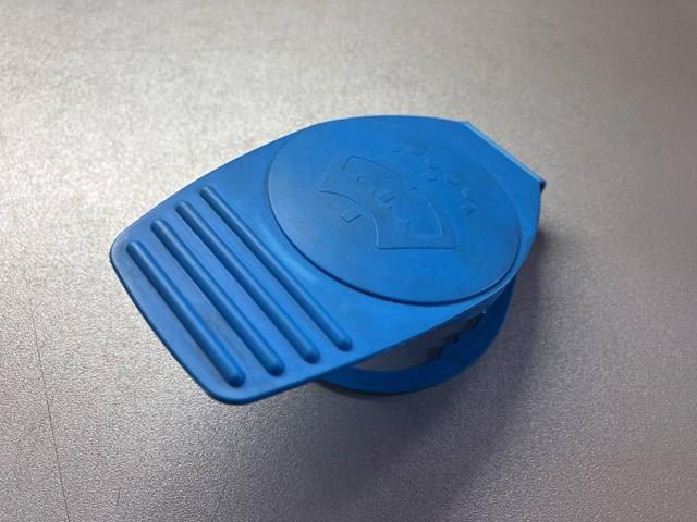 Крышка омывательного бачка Ауди А8 D3