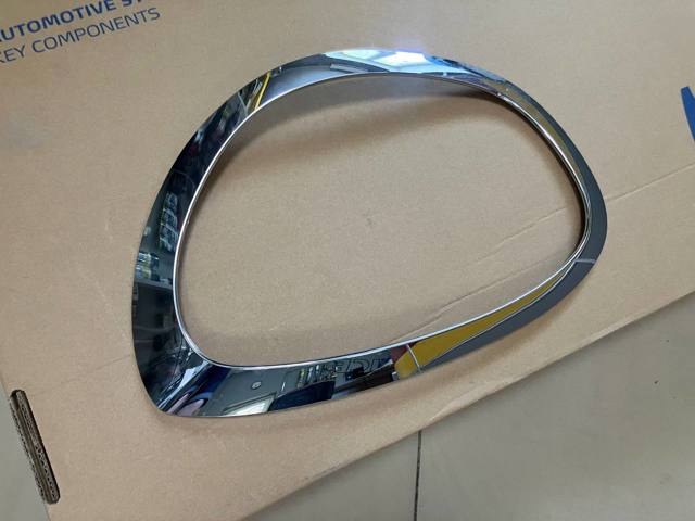 Обод фары левой 7388117 BMW
