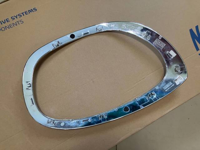 7388117 BMW Рамка (облицовка) фары левой купить в Хмельницкий