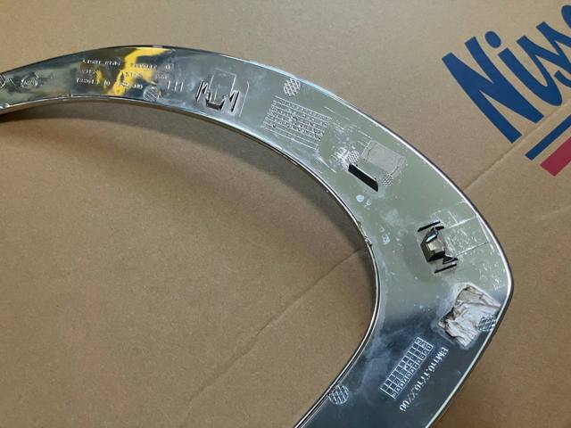 7388117 BMW Рамка (облицовка) фары левой купить в Каменское