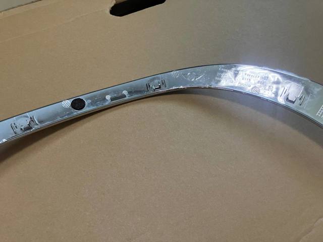 7388117 BMW Рамка (облицовка) фары левой купить в Киев