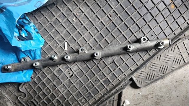 13537805722 BMW Распределитель топлива (рампа) купить в Павлоград