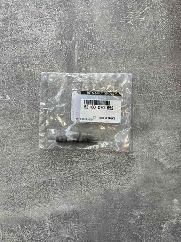 8200070652 RENAULT Болт (шпилька) выпускного коллектора купить в Чернигов