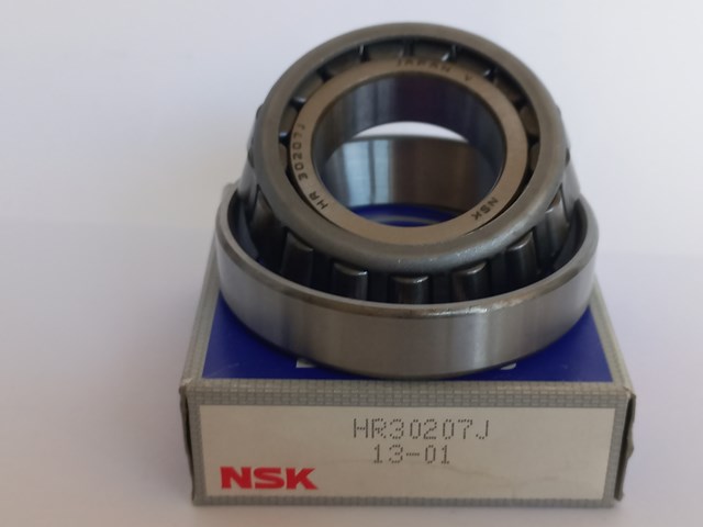 Подшипник полуоси заднего моста, внутренний 30207 NSK