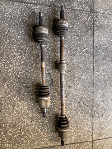Полуось передняя левая 495012H012 HYUNDAI