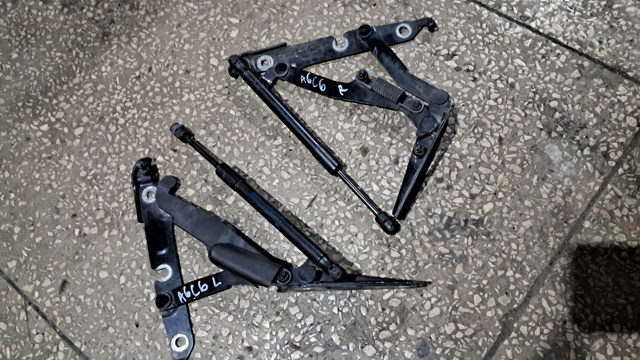 VAG 4F5827301E Петля крышки багажника в наличии Николаев