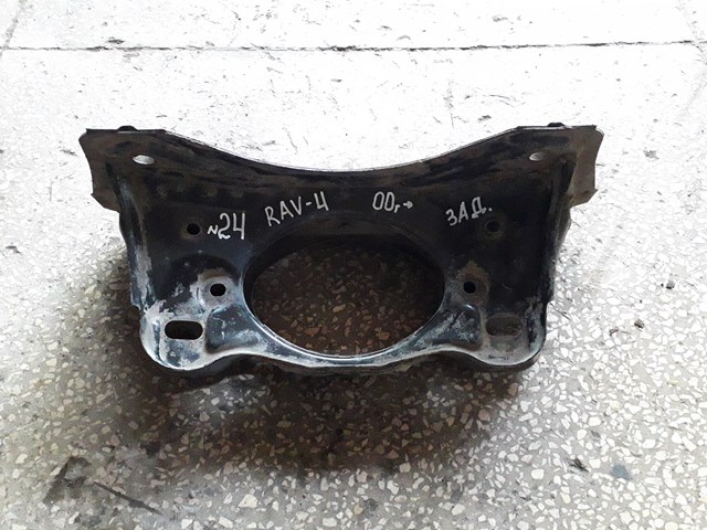 TOYOTA 5120642011 Балка задней подвески (подрамник) в наличии Ирпень