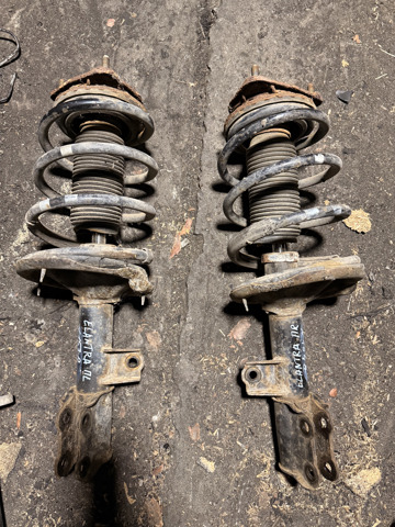 546612H000 HYUNDAI Амортизатор передний правый купить в Чернигов