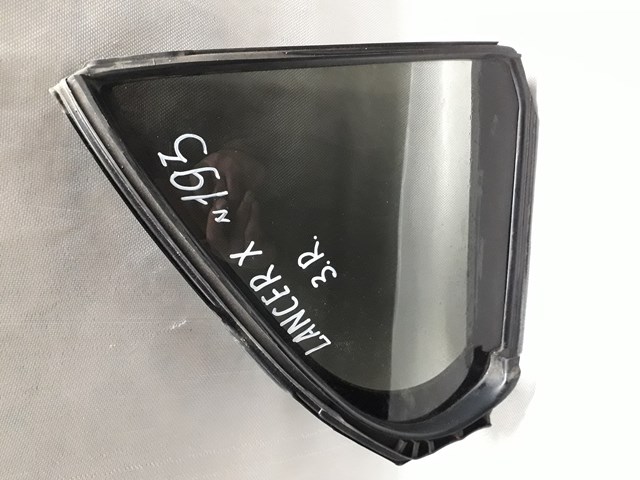 Форточка двери треугольник, задней, правой 5740A018 MITSUBISHI