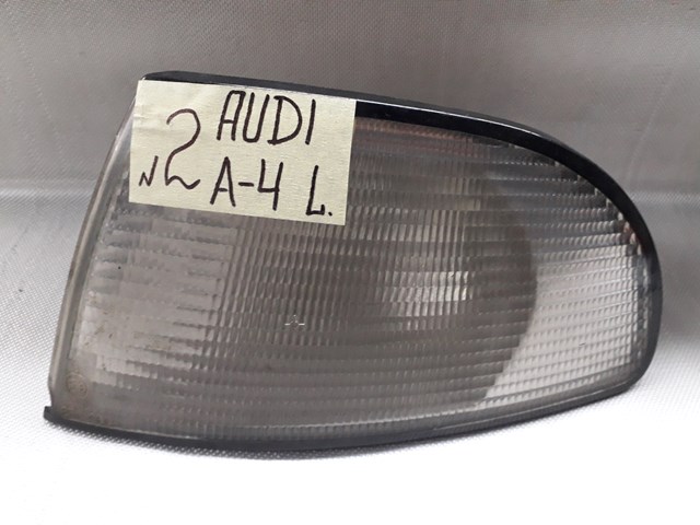 Левый фонарь указателя поворота 8D0953049A VAG