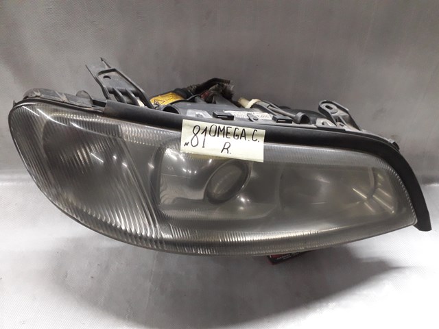 Правая блок фара 9117150 OPEL