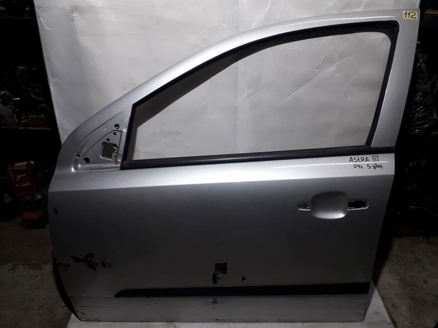 Передняя левая дверь 93187972 OPEL