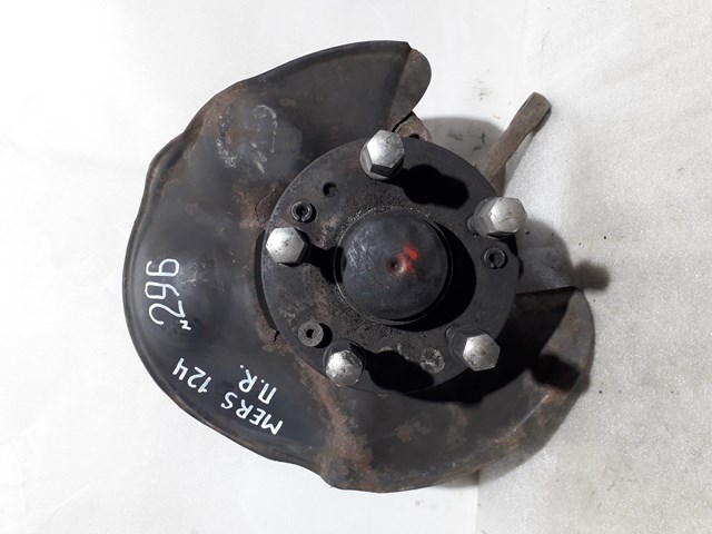 Кулак поворотный передний правый A1243300520 MERCEDES