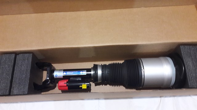 Амортизатор подвески передний левый Мерседес-бенц МЛ/ГЛЕ